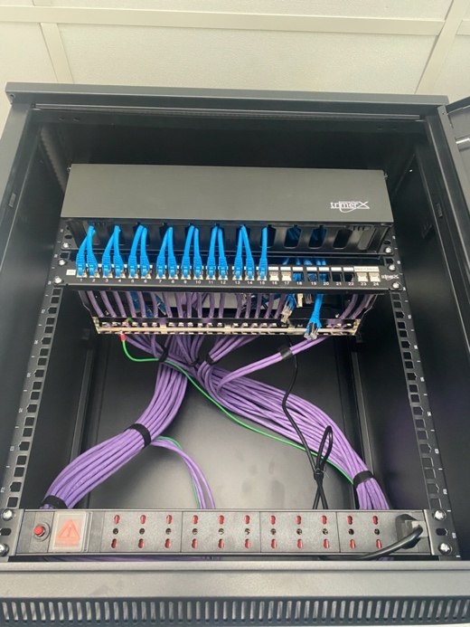 Gabinete de redes y cableado estructurado